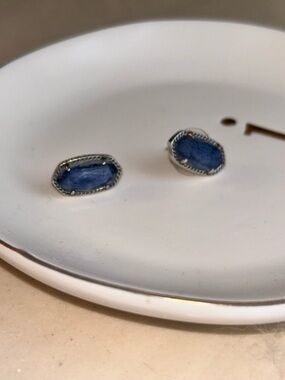 Kendra Scott Ellie Silver Stud Earrings in Dark Blue
